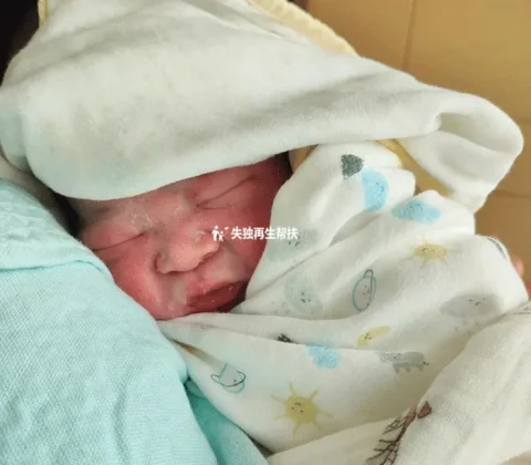 江西萍乡李女士（45岁生健康宝宝）
