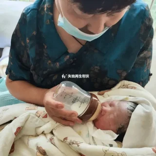广东清远李霞（60岁生男婴）