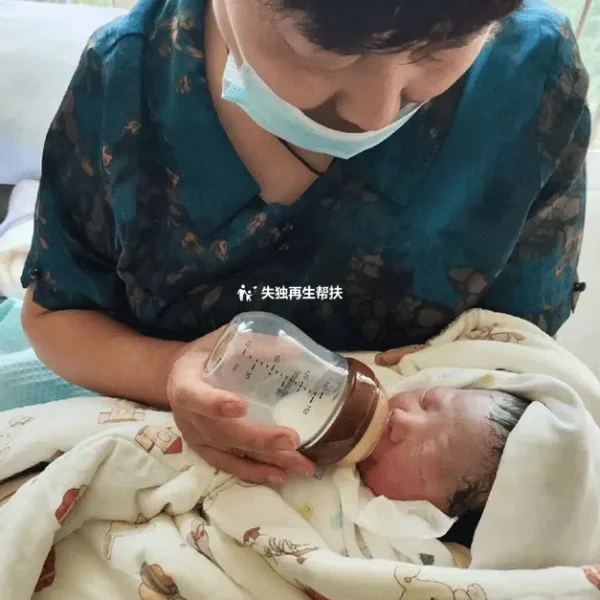 广东清远李霞（60岁生男婴）