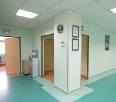 自己在沟里挣扎，却不忘照亮陌生失独长辈